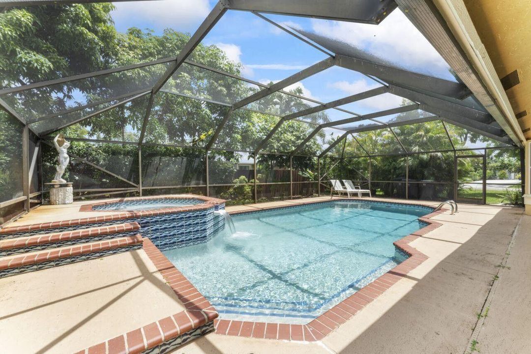 For Rent: $4,000 (3 beds, 2 baths, 1975 Square Feet)