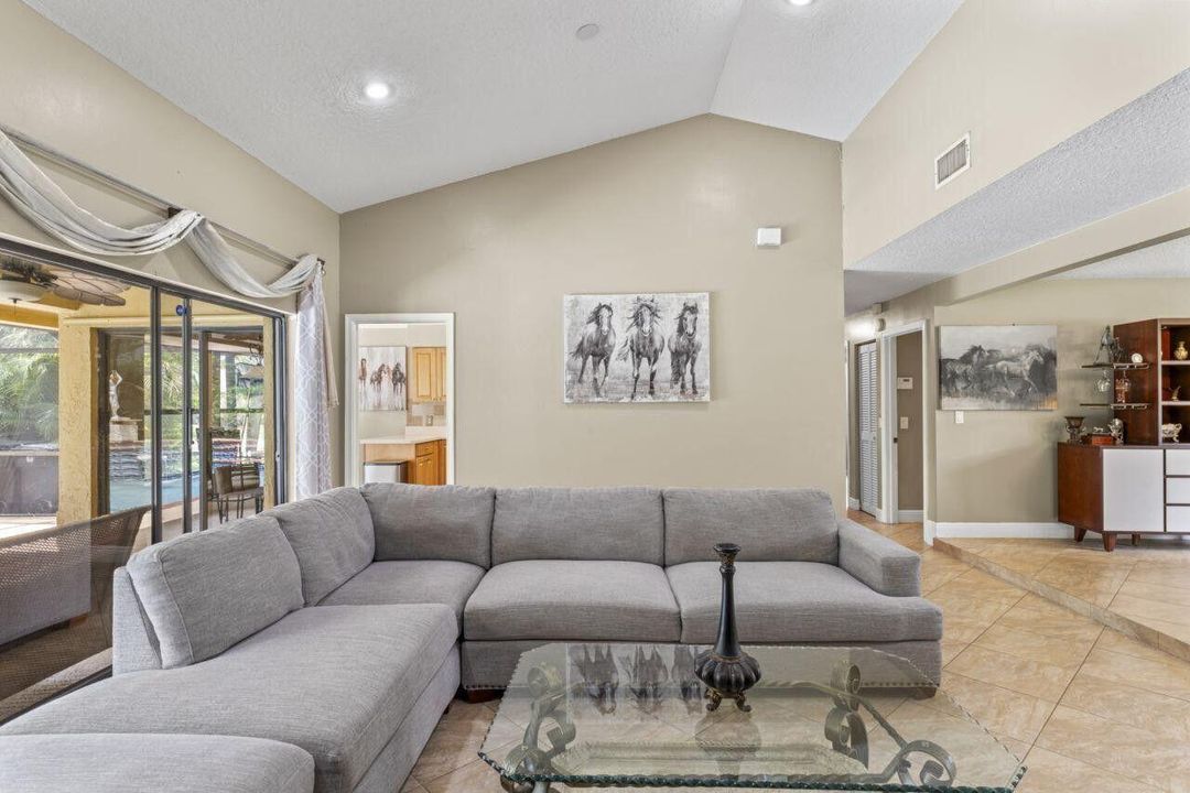 For Rent: $4,000 (3 beds, 2 baths, 1975 Square Feet)