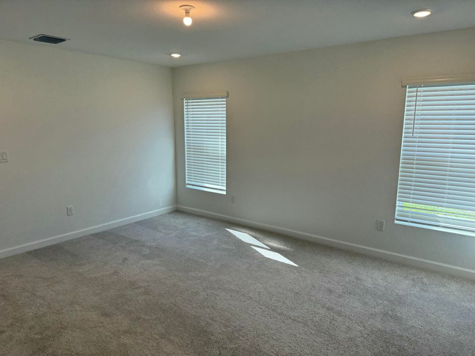 En Renta: $2,700 (4 camas, 2 baños, 1817 Pies cuadrados)