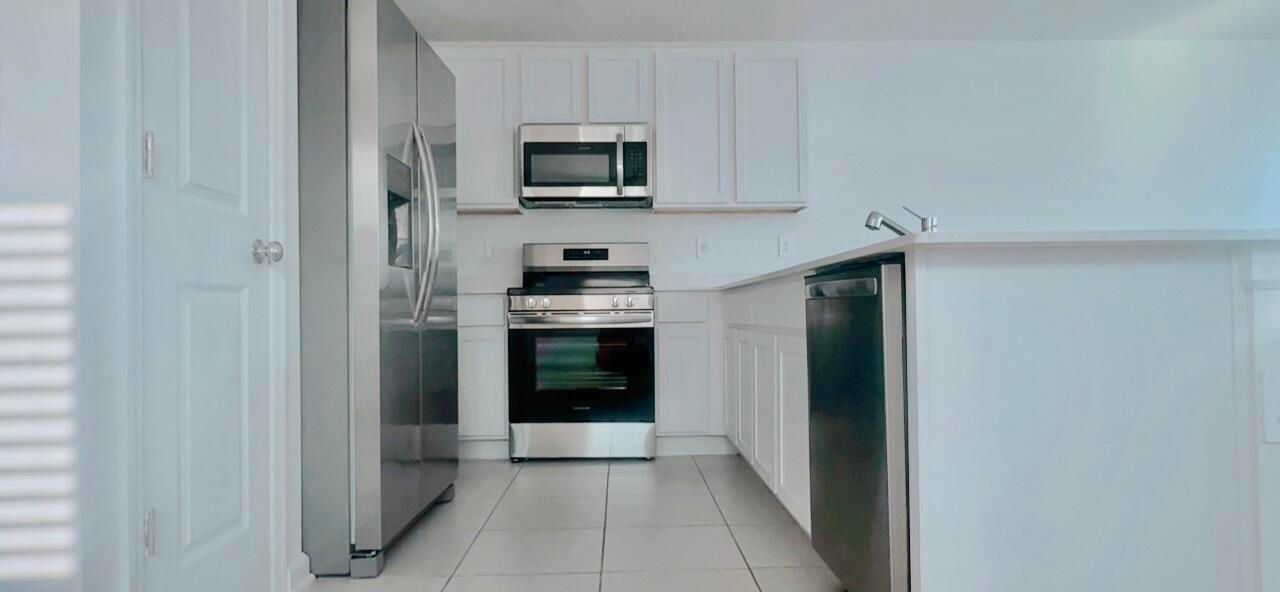 For Rent: $1,850 (3 beds, 2 baths, 1300 Square Feet)