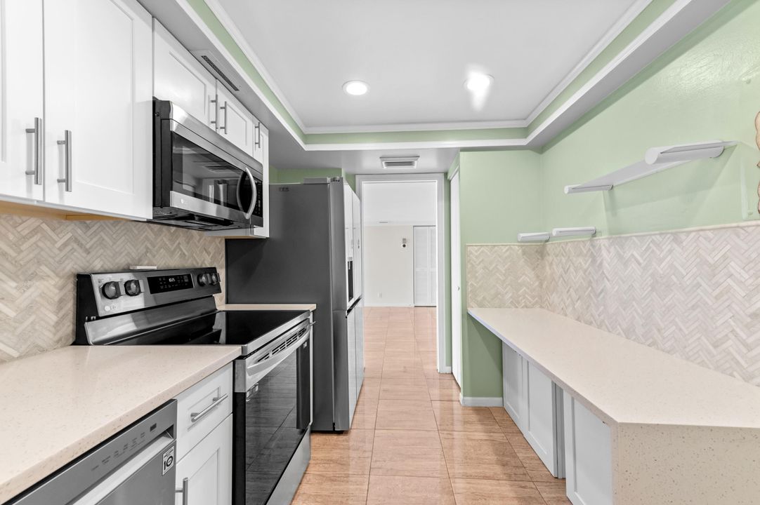 В аренду: $2,000 (1 спален, 1 ванн, 894 Квадратных фут)