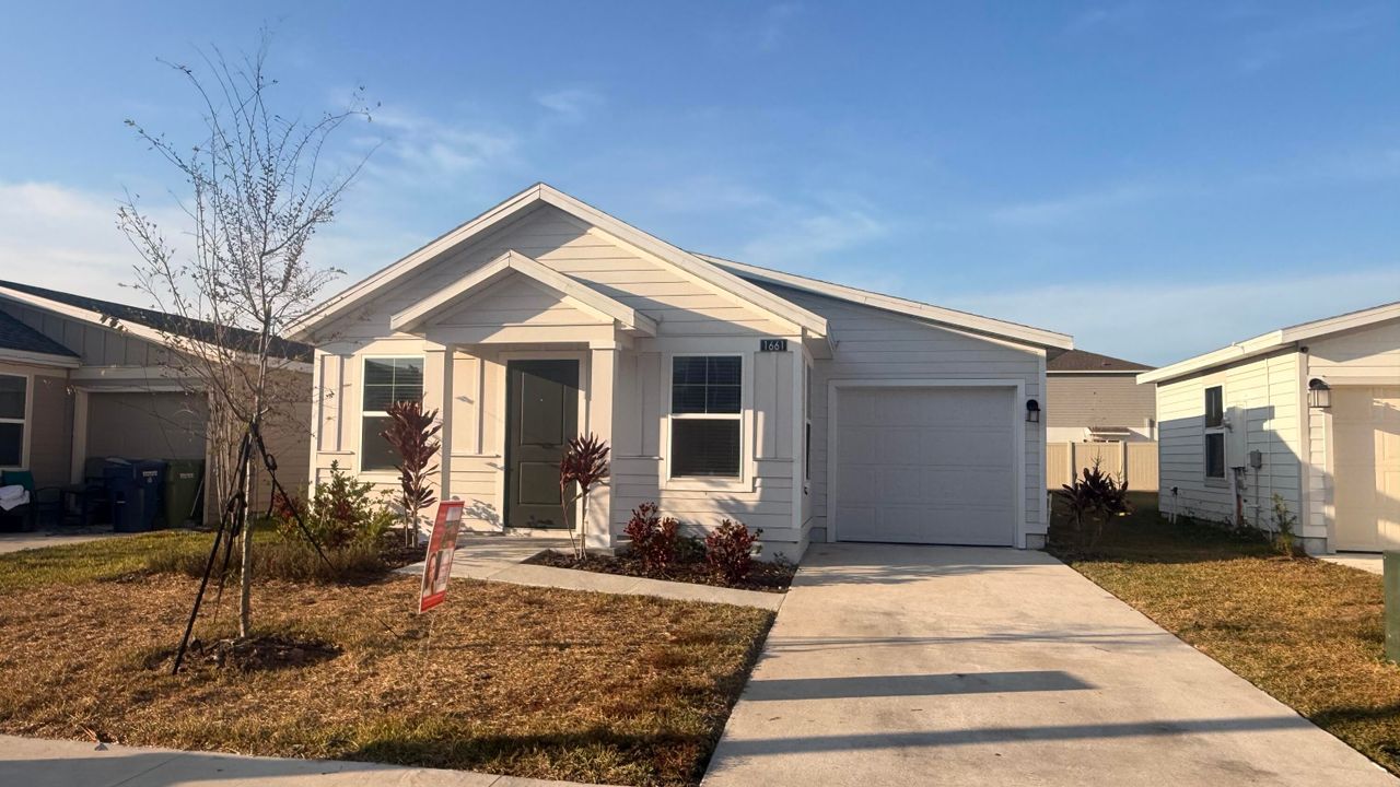 For Rent: $1,850 (3 beds, 2 baths, 1300 Square Feet)