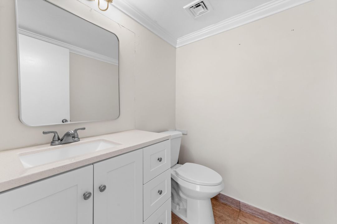 В аренду: $2,000 (1 спален, 1 ванн, 894 Квадратных фут)