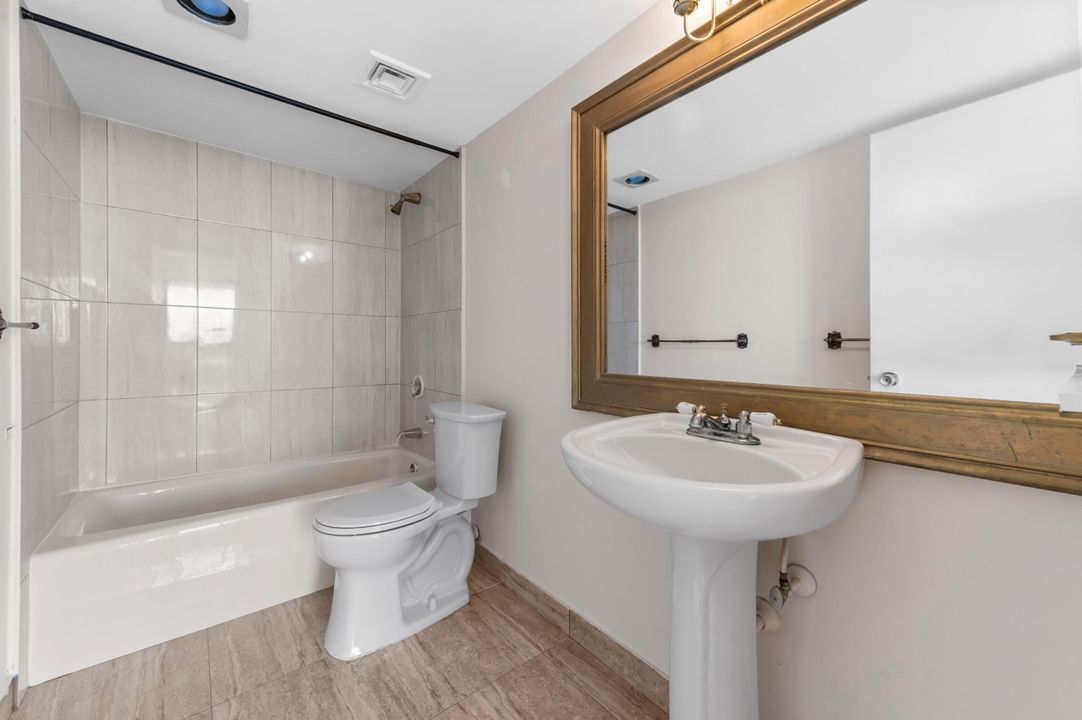 В аренду: $2,000 (1 спален, 1 ванн, 894 Квадратных фут)