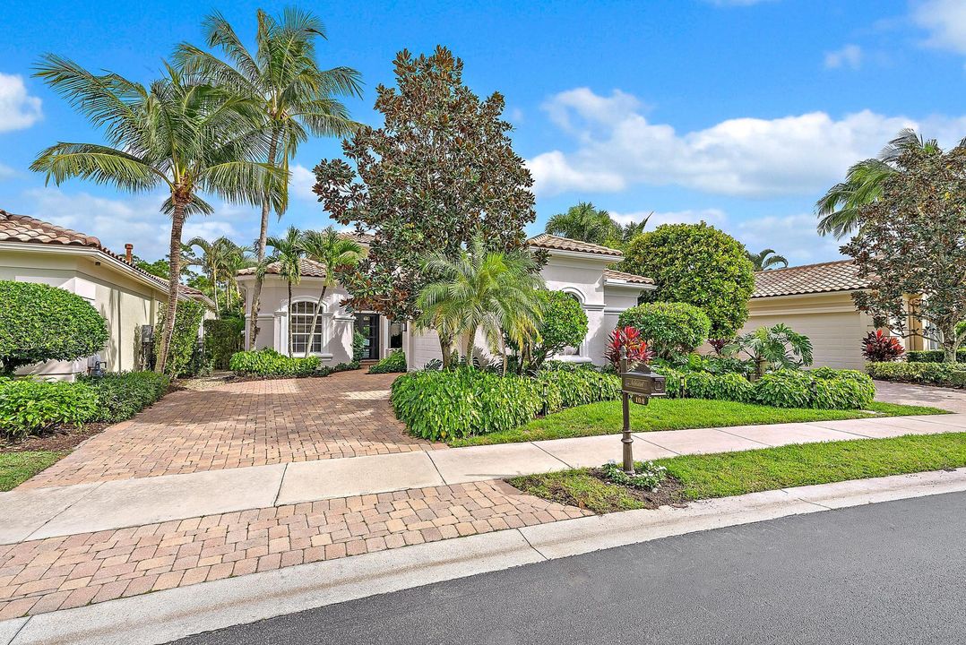 For Sale: $1,725,000 (3 beds, 3 baths, 2665 Square Feet)