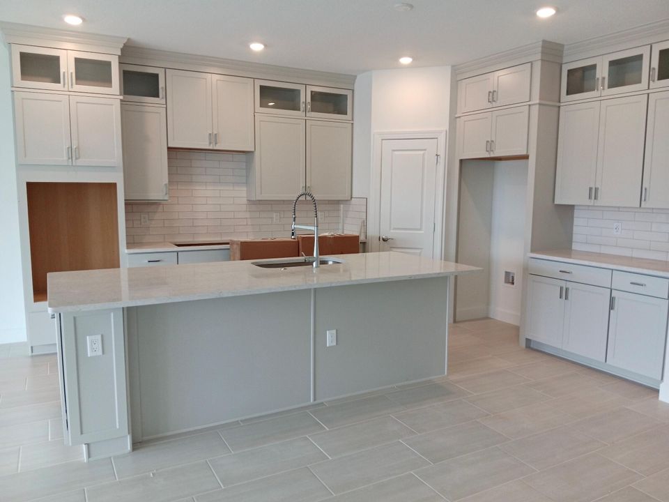 For Sale: $699,650 (4 beds, 3 baths, 2894 Square Feet)