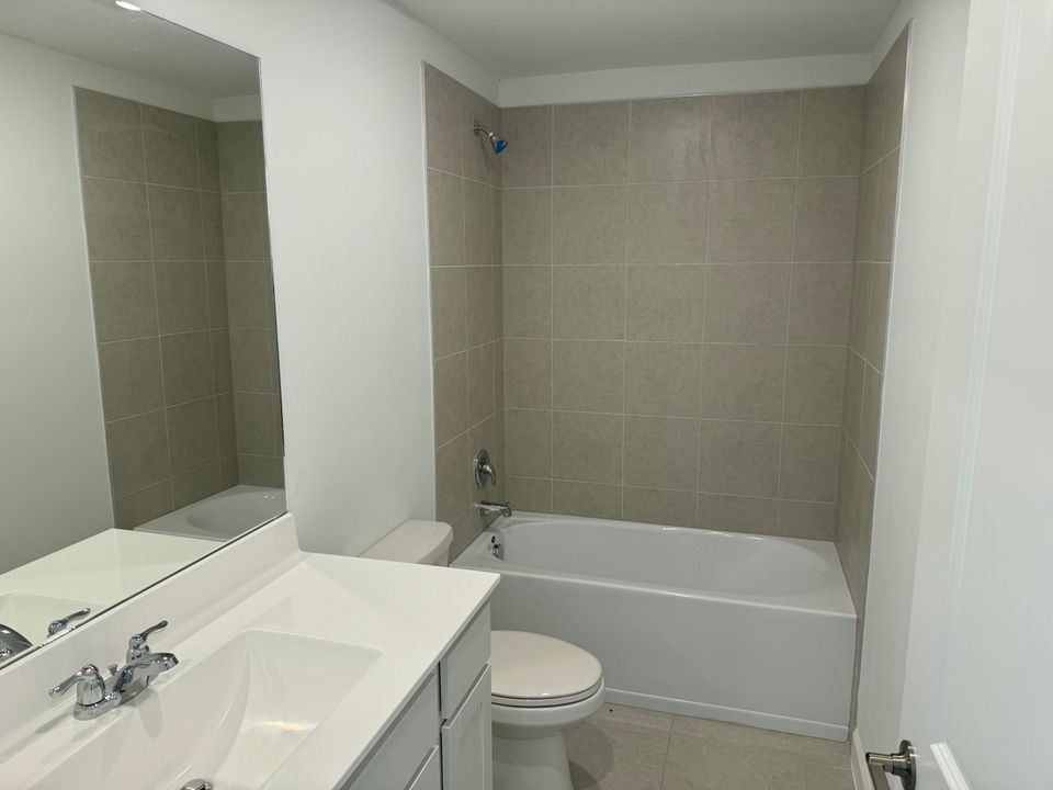 В аренду: $2,750 (4 спален, 2 ванн, 1937 Квадратных фут)