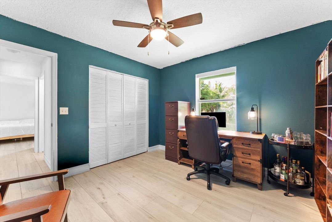 待售: $699,000 (3 贝兹, 2 浴室, 1684 平方英尺)