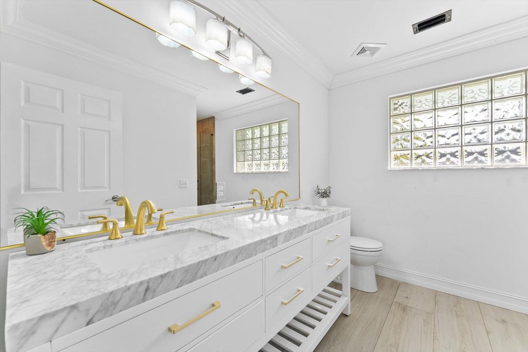 待售: $699,000 (3 贝兹, 2 浴室, 1684 平方英尺)