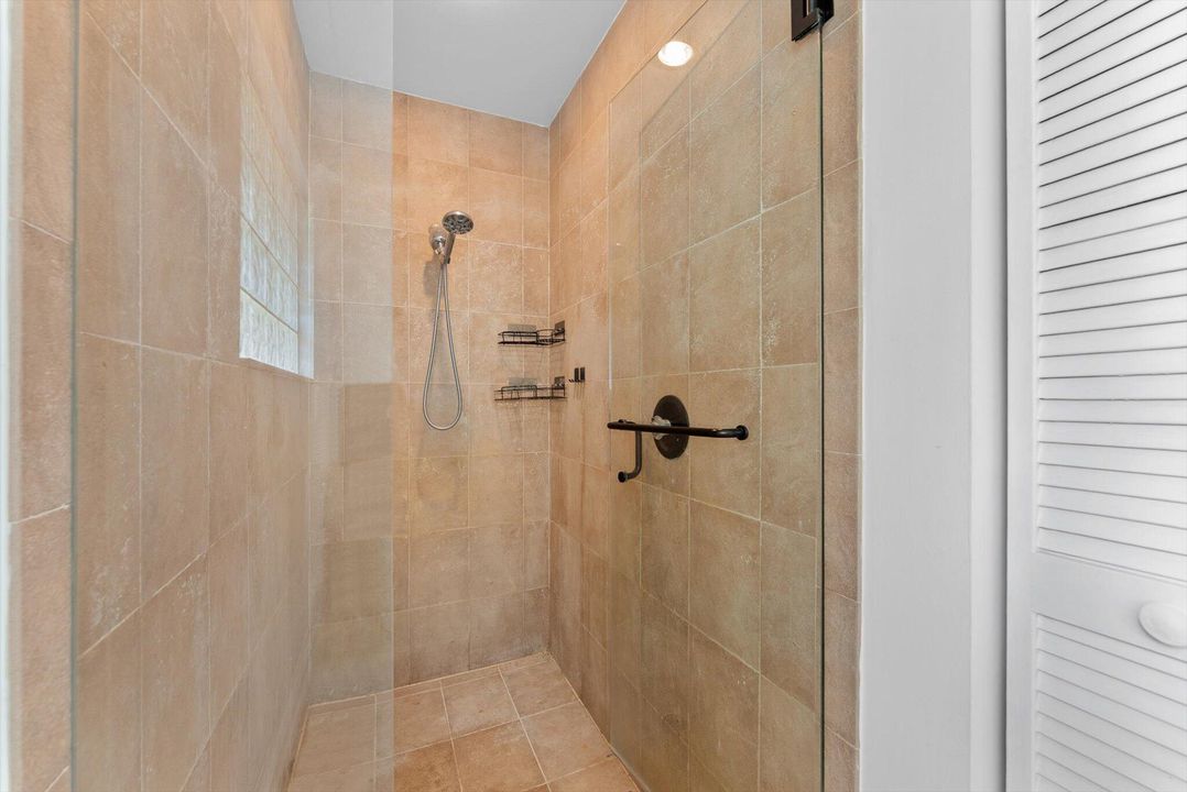 待售: $699,000 (3 贝兹, 2 浴室, 1684 平方英尺)