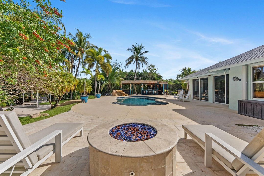 待售: $699,000 (3 贝兹, 2 浴室, 1684 平方英尺)