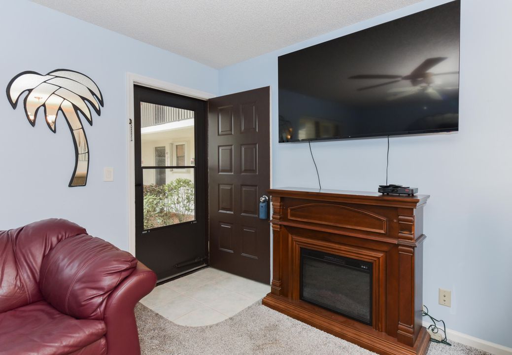 На продажу: $144,900 (1 спален, 1 ванн, 697 Квадратных фут)