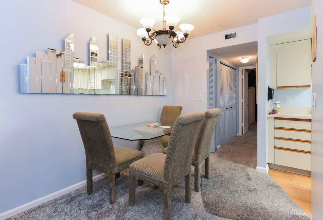 На продажу: $144,900 (1 спален, 1 ванн, 697 Квадратных фут)