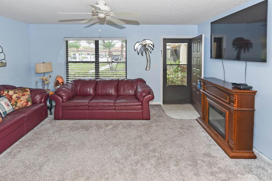 На продажу: $144,900 (1 спален, 1 ванн, 697 Квадратных фут)