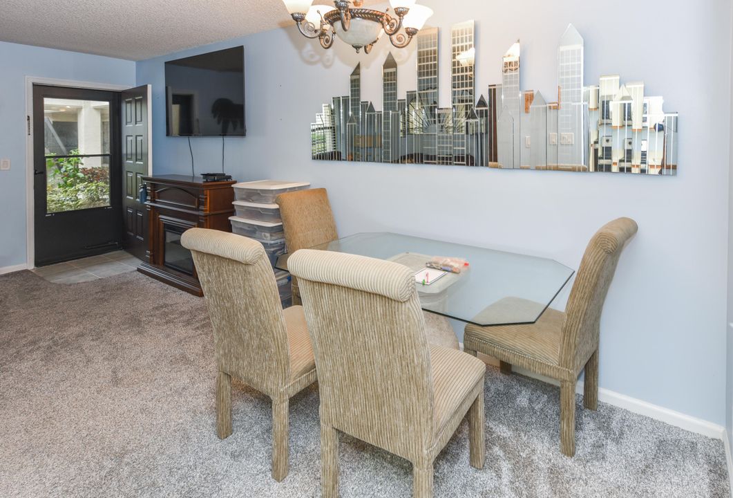 На продажу: $144,900 (1 спален, 1 ванн, 697 Квадратных фут)