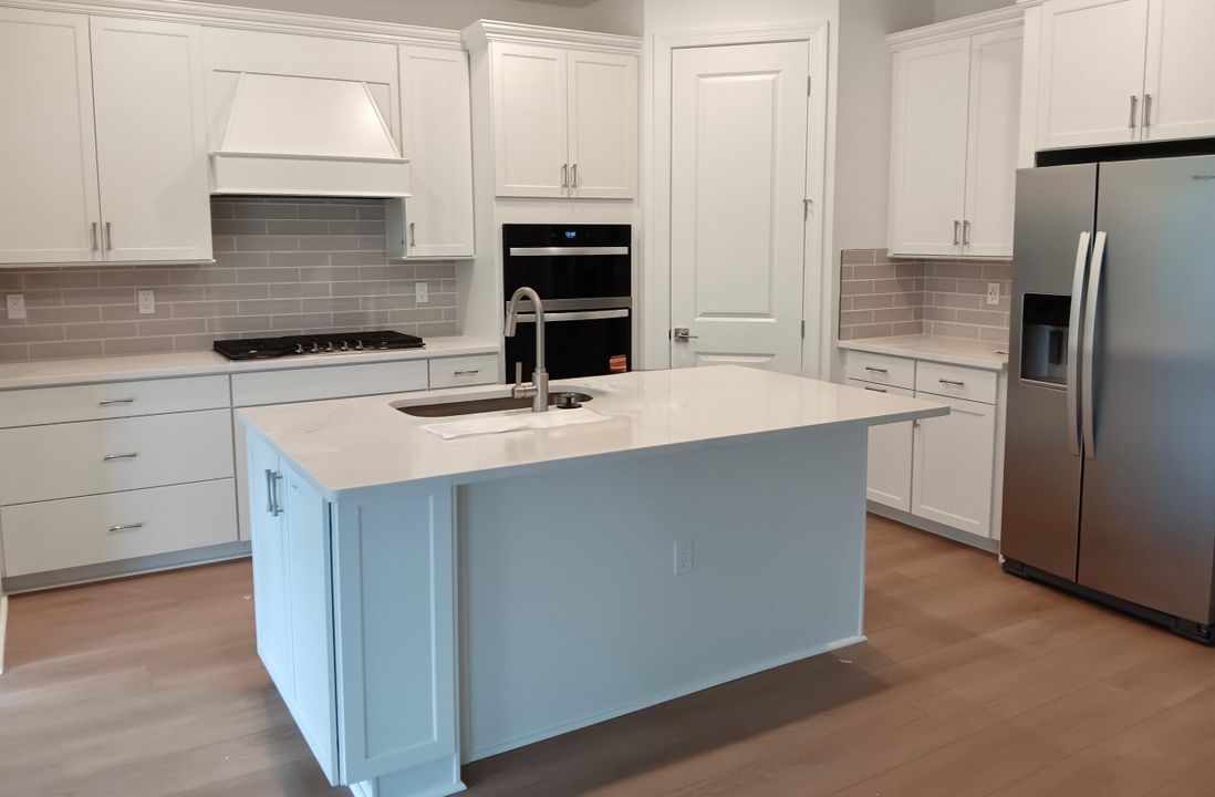 For Sale: $540,415 (3 beds, 2 baths, 1662 Square Feet)