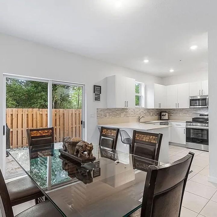 For Sale: $487,000 (3 beds, 2 baths, 1426 Square Feet)