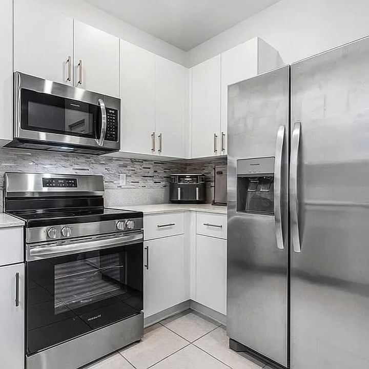 For Sale: $487,000 (3 beds, 2 baths, 1426 Square Feet)