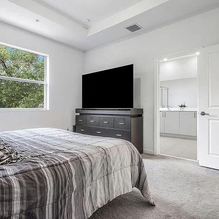 For Sale: $487,000 (3 beds, 2 baths, 1426 Square Feet)