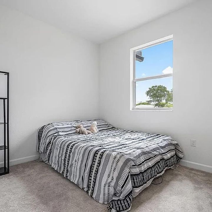 For Sale: $487,000 (3 beds, 2 baths, 1426 Square Feet)