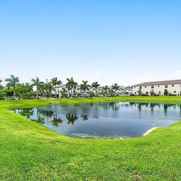 For Sale: $487,000 (3 beds, 2 baths, 1426 Square Feet)