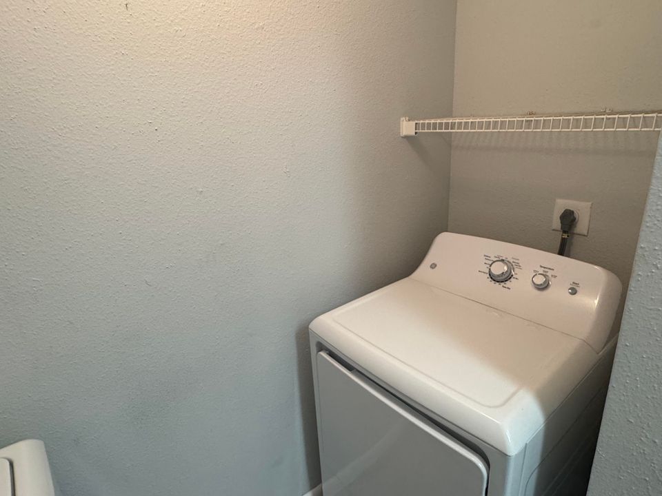 For Rent: $1,700 (1 beds, 1 baths, 820 Square Feet)