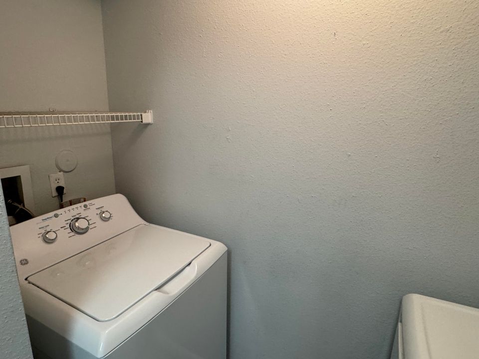 For Rent: $1,700 (1 beds, 1 baths, 820 Square Feet)