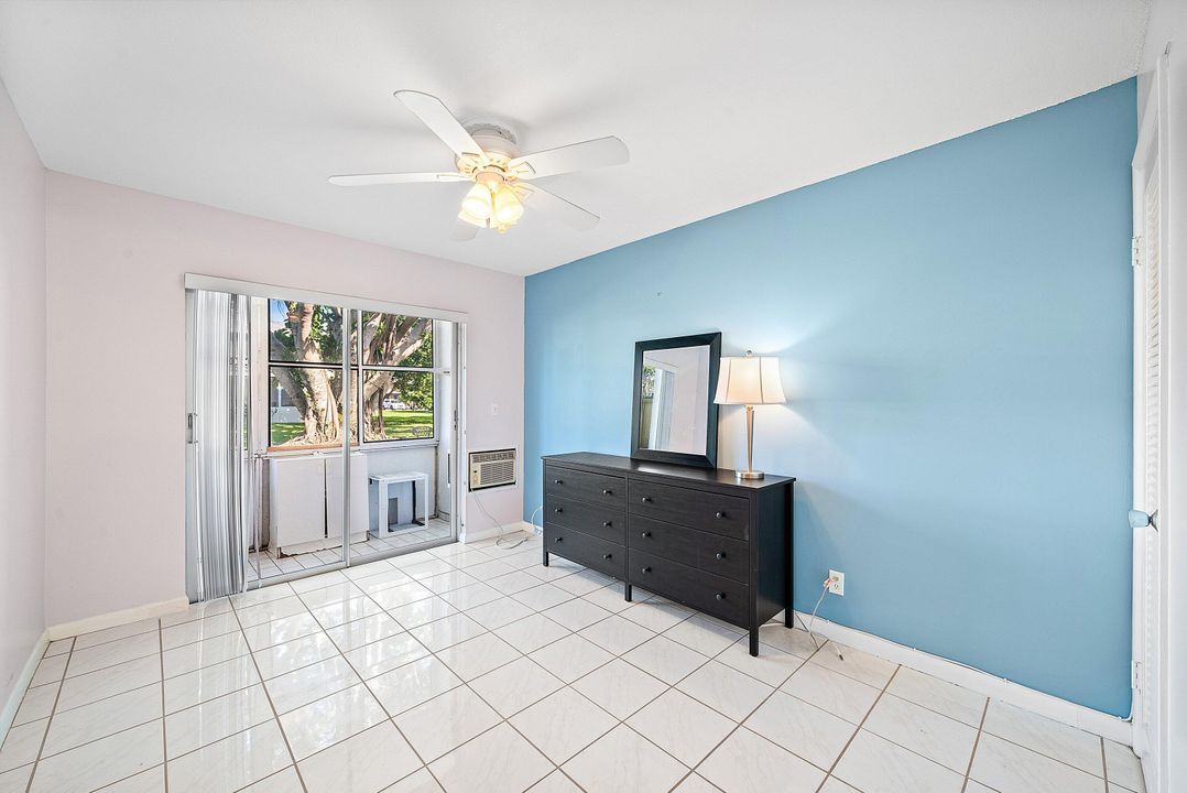 На продажу: $185,000 (2 спален, 1 ванн, 798 Квадратных фут)