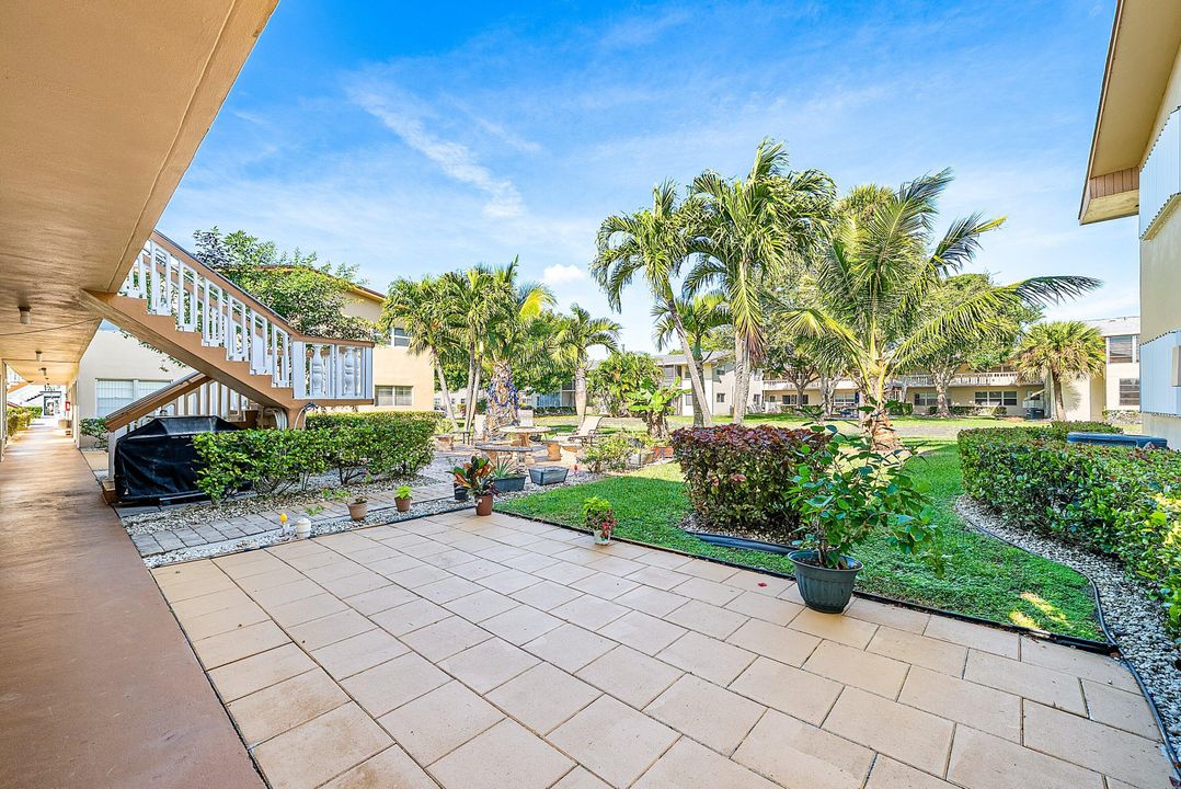 На продажу: $185,000 (2 спален, 1 ванн, 798 Квадратных фут)