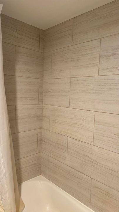 Active With Contract: $1,650 (1 beds, 1 baths, 741 Square Feet)