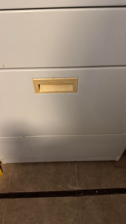 Active With Contract: $1,650 (1 beds, 1 baths, 741 Square Feet)