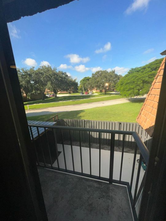 For Rent: $2,600 (3 beds, 3 baths, 1488 Square Feet)