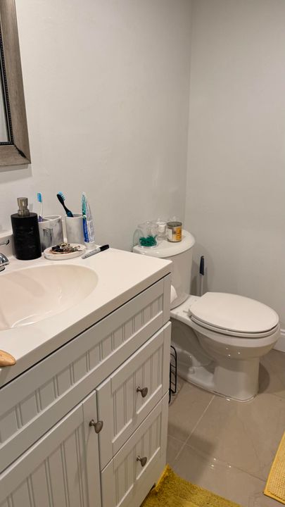 Active With Contract: $1,650 (1 beds, 1 baths, 741 Square Feet)