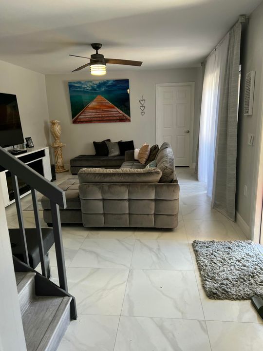 For Rent: $2,600 (3 beds, 3 baths, 1488 Square Feet)