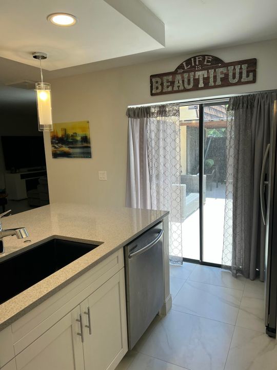 For Rent: $2,600 (3 beds, 3 baths, 1488 Square Feet)