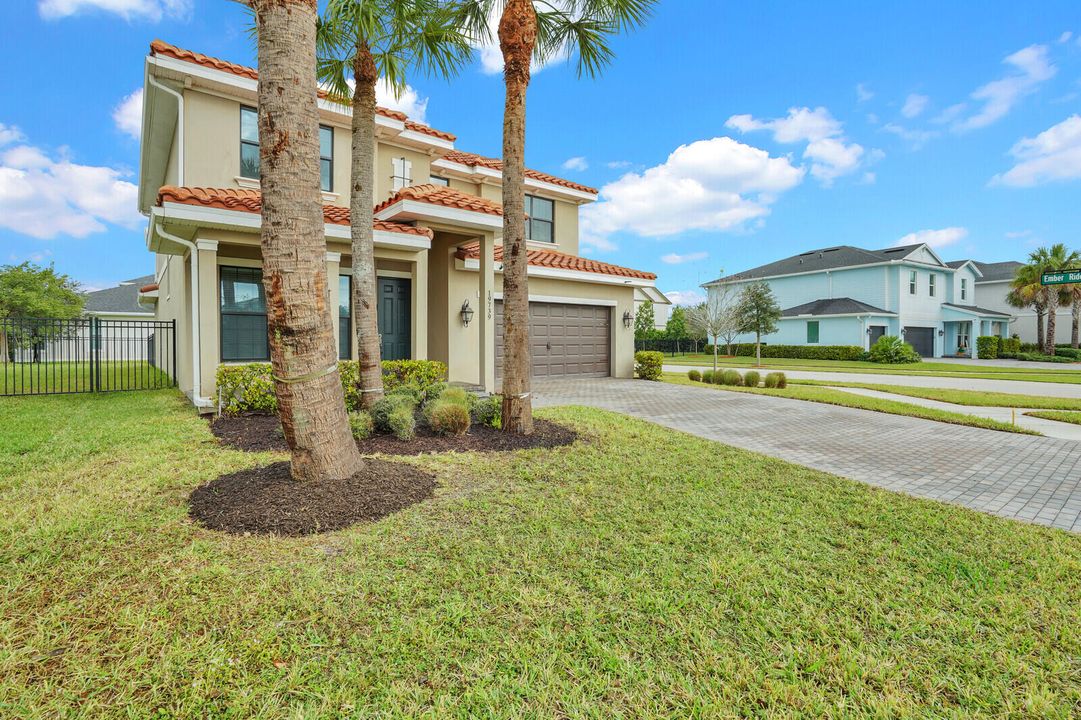 For Sale: $589,900 (4 beds, 2 baths, 2418 Square Feet)