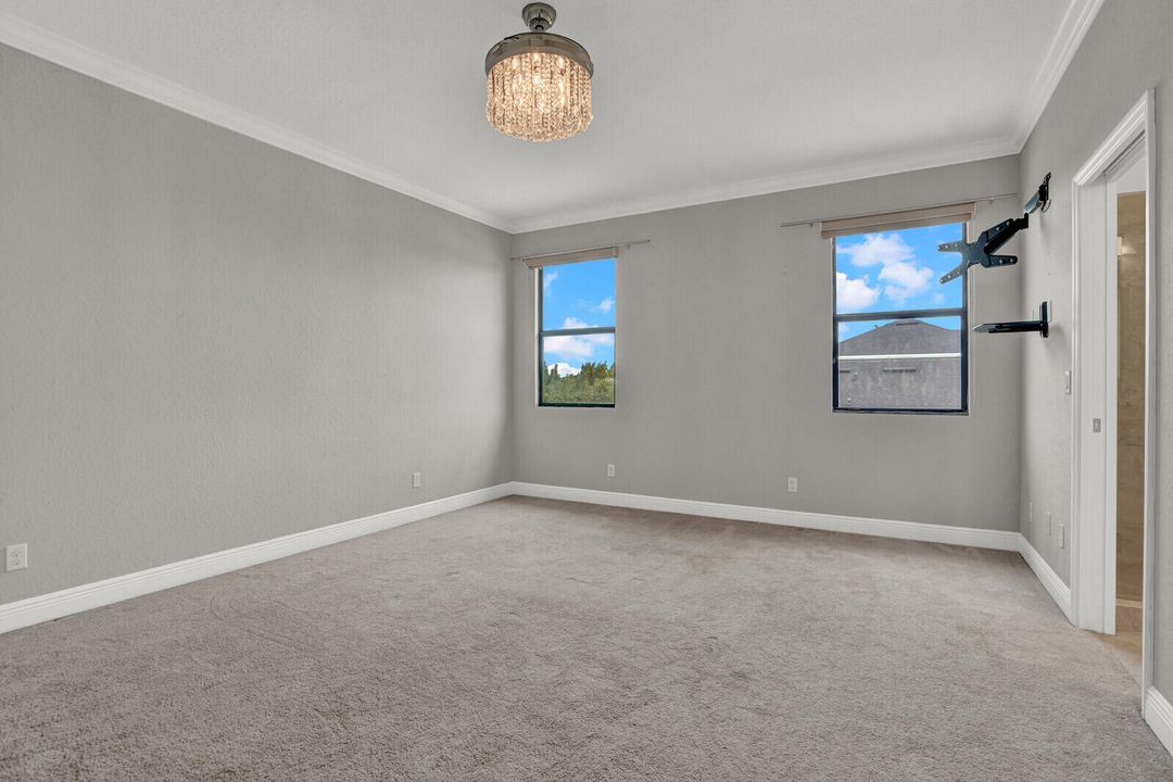 For Sale: $589,900 (4 beds, 2 baths, 2418 Square Feet)