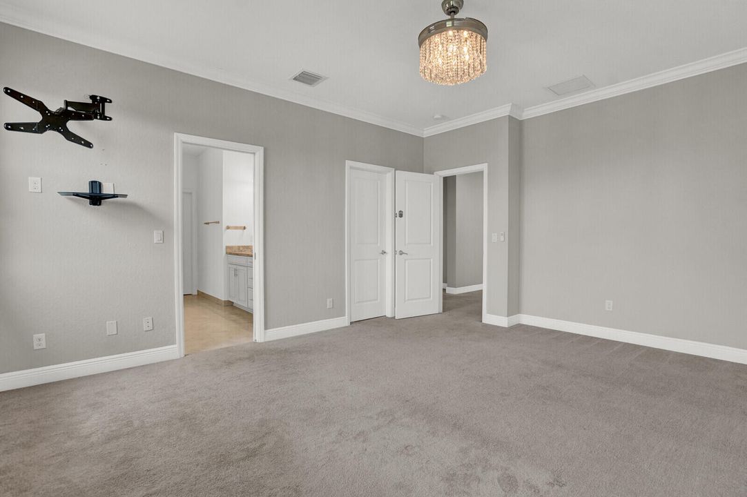 For Sale: $589,900 (4 beds, 2 baths, 2418 Square Feet)