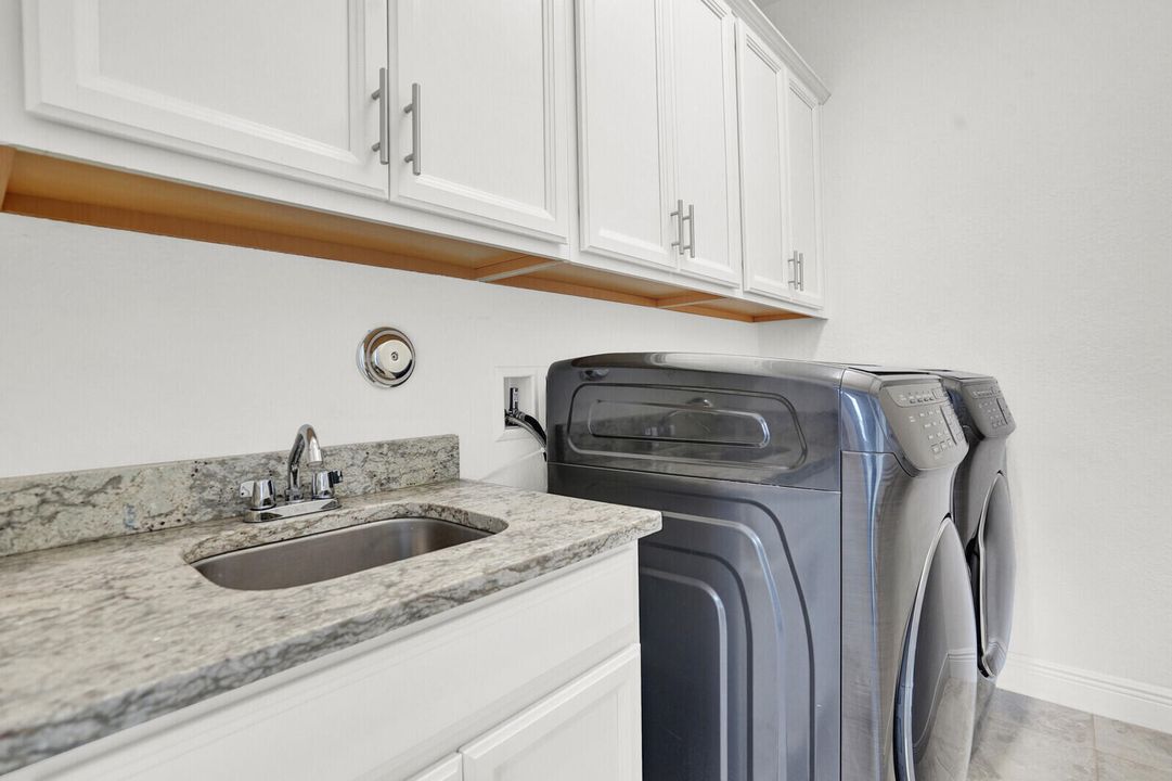 For Sale: $589,900 (4 beds, 2 baths, 2418 Square Feet)