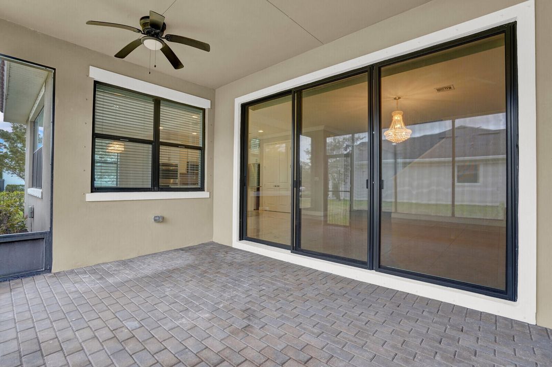 For Sale: $589,900 (4 beds, 2 baths, 2418 Square Feet)