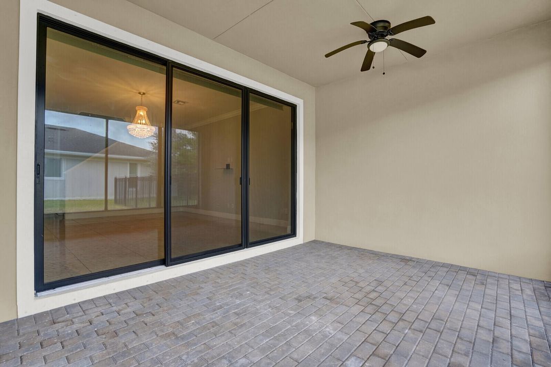 For Sale: $589,900 (4 beds, 2 baths, 2418 Square Feet)