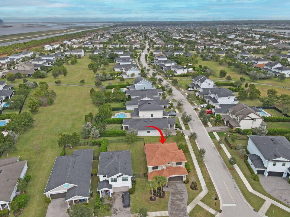 For Sale: $589,900 (4 beds, 2 baths, 2418 Square Feet)