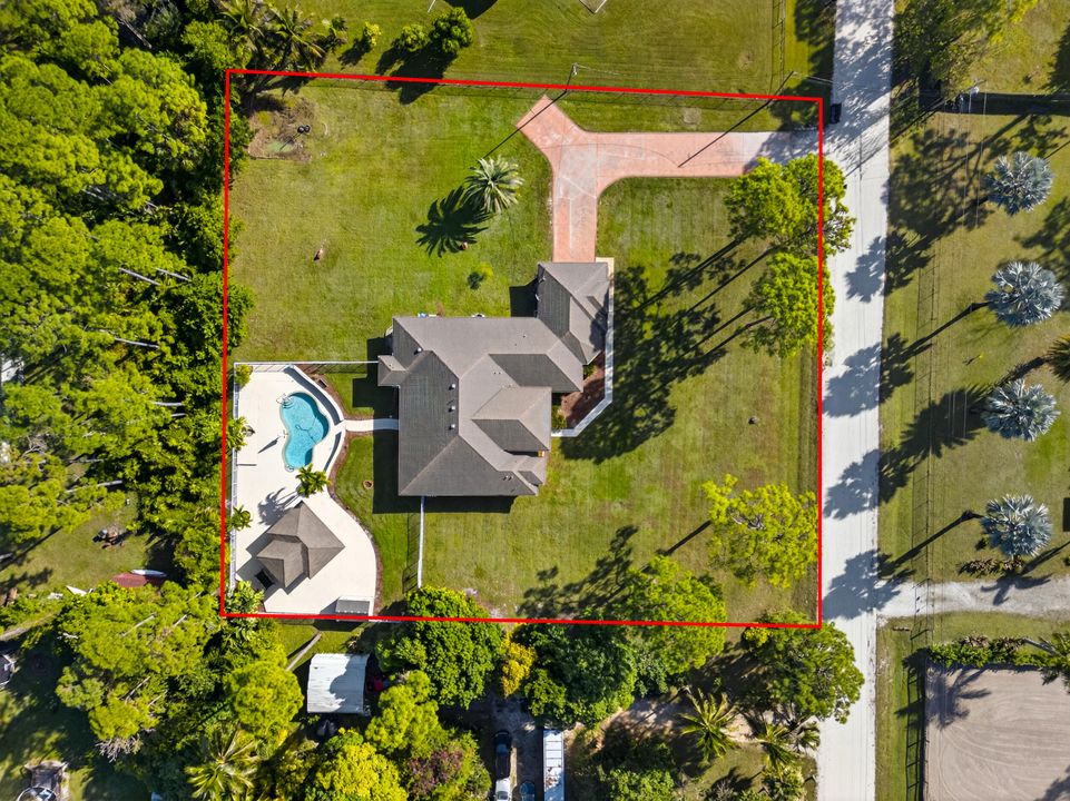 For Sale: $950,000 (4 beds, 3 baths, 3086 Square Feet)