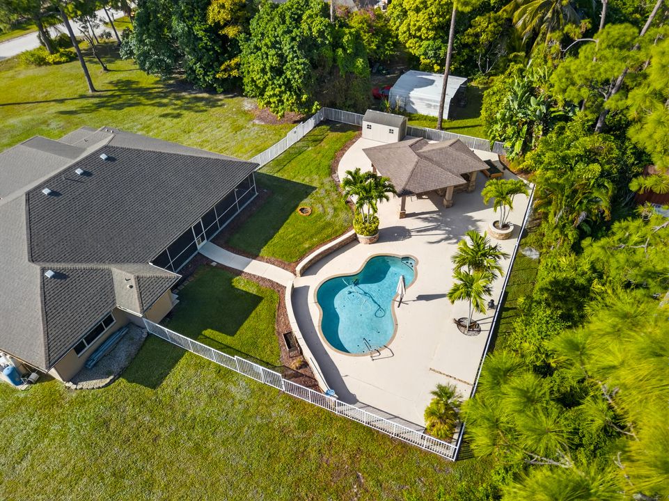 For Sale: $950,000 (4 beds, 3 baths, 3086 Square Feet)