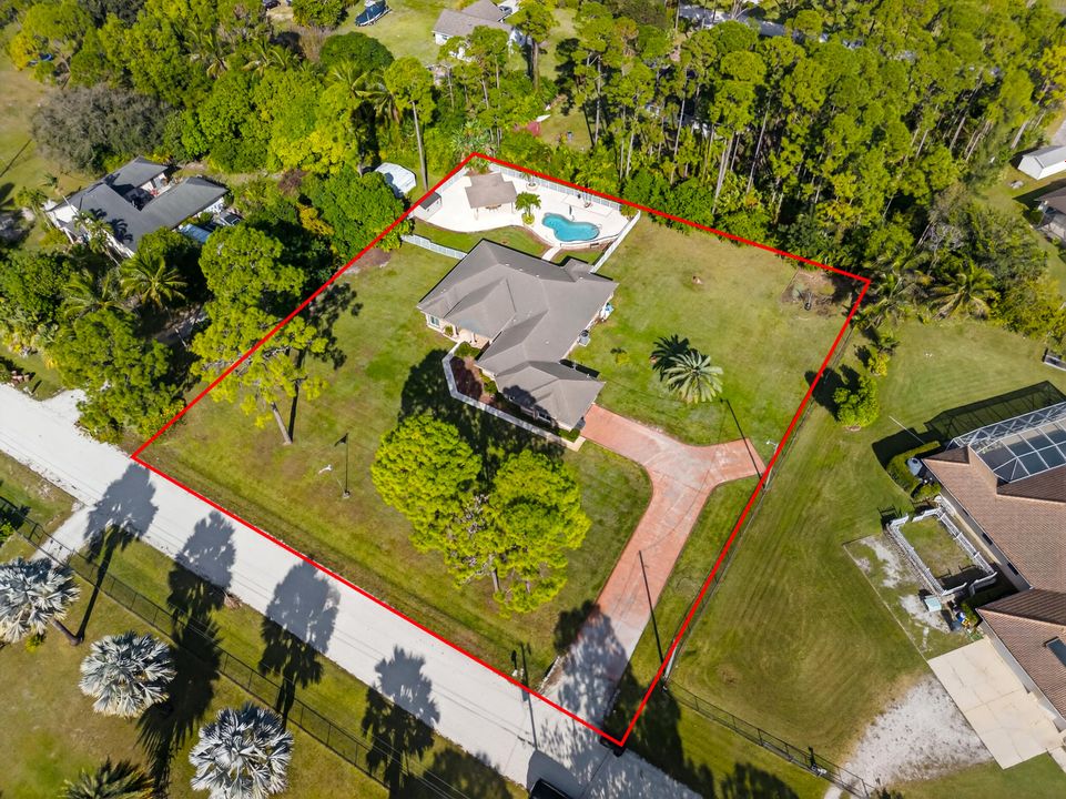 For Sale: $950,000 (4 beds, 3 baths, 3086 Square Feet)