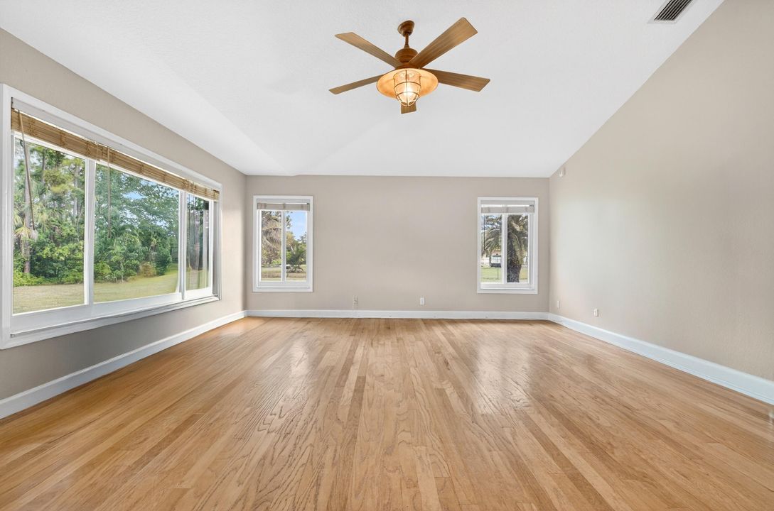 For Sale: $950,000 (4 beds, 3 baths, 3086 Square Feet)