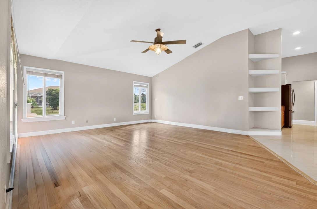 For Sale: $950,000 (4 beds, 3 baths, 3086 Square Feet)