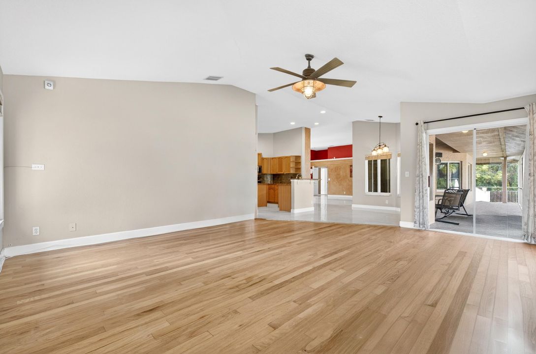 For Sale: $950,000 (4 beds, 3 baths, 3086 Square Feet)