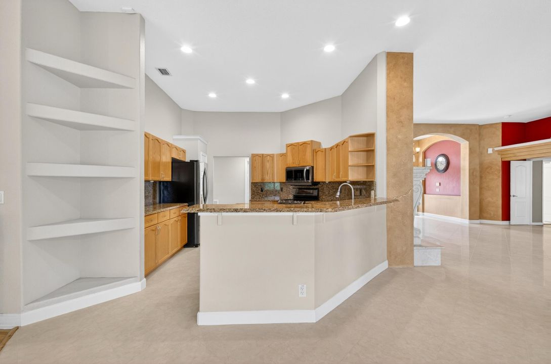 For Sale: $950,000 (4 beds, 3 baths, 3086 Square Feet)