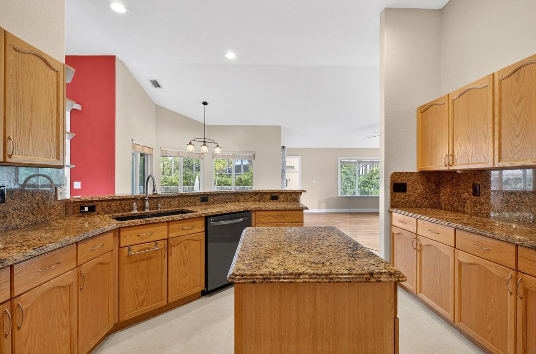 For Sale: $950,000 (4 beds, 3 baths, 3086 Square Feet)